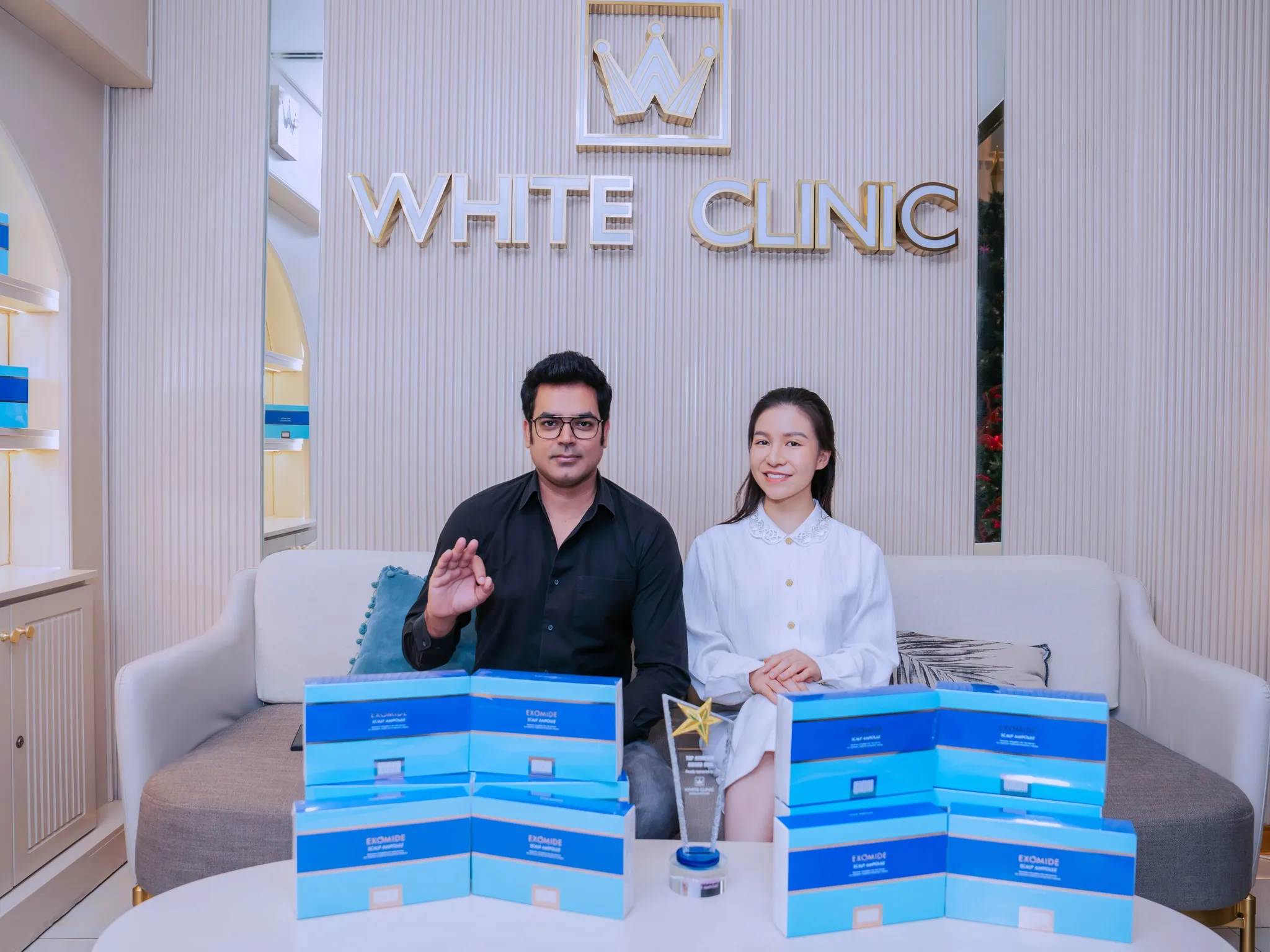 Exomide Vietnam & KNS International Present “Top Achiever Award 2024” to White Clinic for Excellence in Hair Loss Treatment image 3